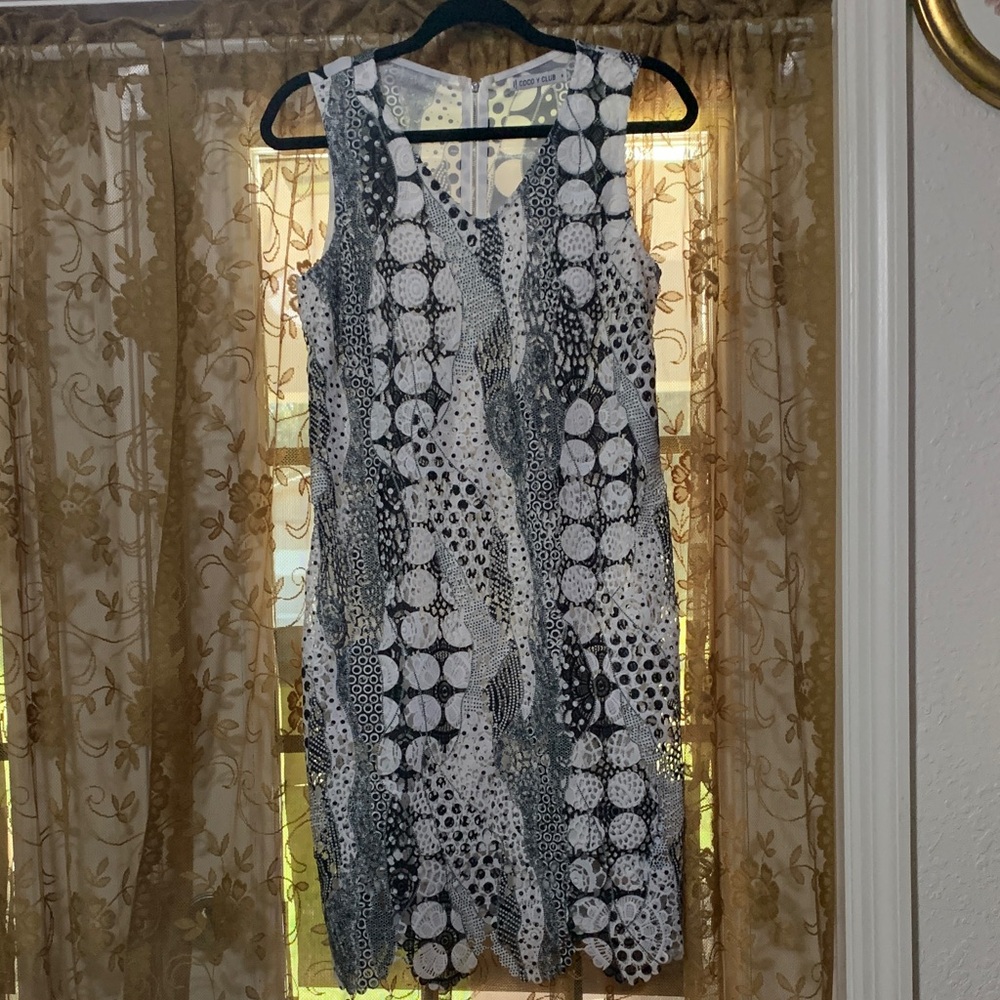 Coco Y Club Sleeveless Black & White Lace Style Knit Dress 🤍